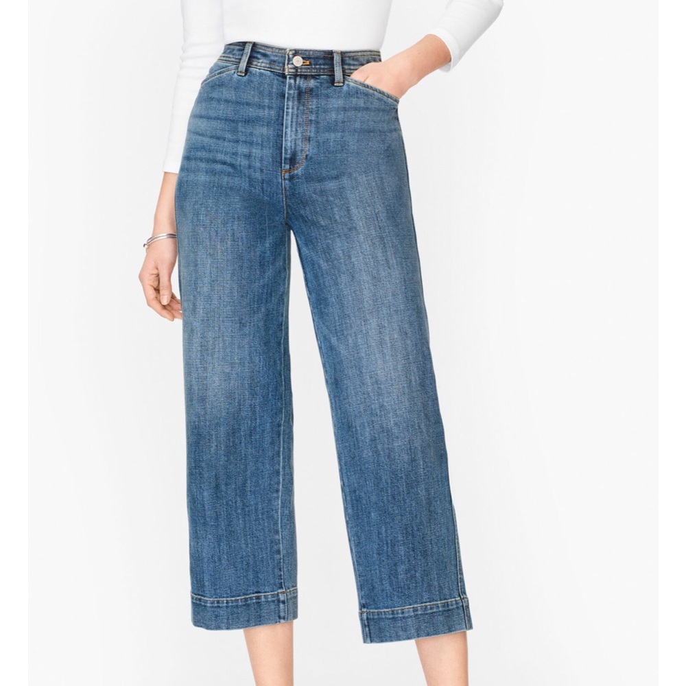 Wide leg high-waisted cropped jeans